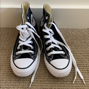 Converse Chuck Taylor High too All Star size 6.5